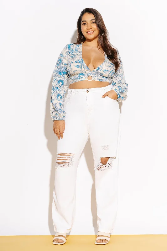 Stylish and comfortable outfits for women   White Elasticated Distress Mom Jeans