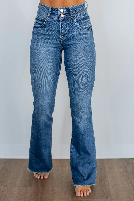 Sleek and sophisticated fashion for modern women   Wilder Risen Jeans